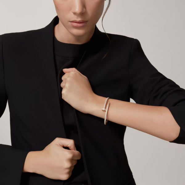 JUSTE UN CLOU BRACELET, CLASSIC MODEL, HALF-PAVED - Image 4